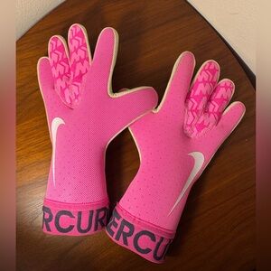 Nike Mercurial Goalkeeper Touch Victory Gloves Size 6